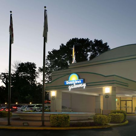 Days Inn By Wyndham Washington Dc/Gateway Esterno foto