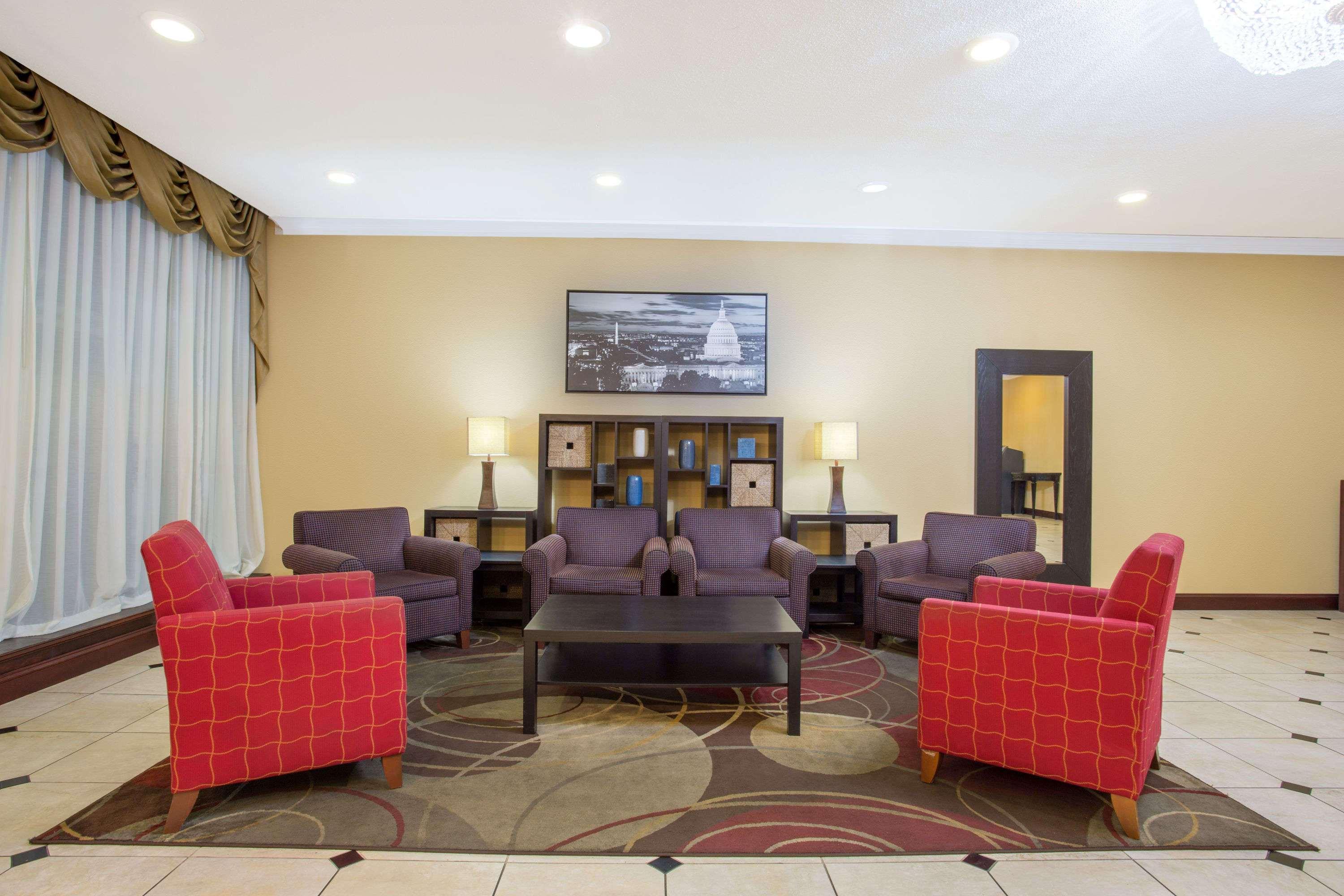 Days Inn By Wyndham Washington Dc/Gateway Esterno foto